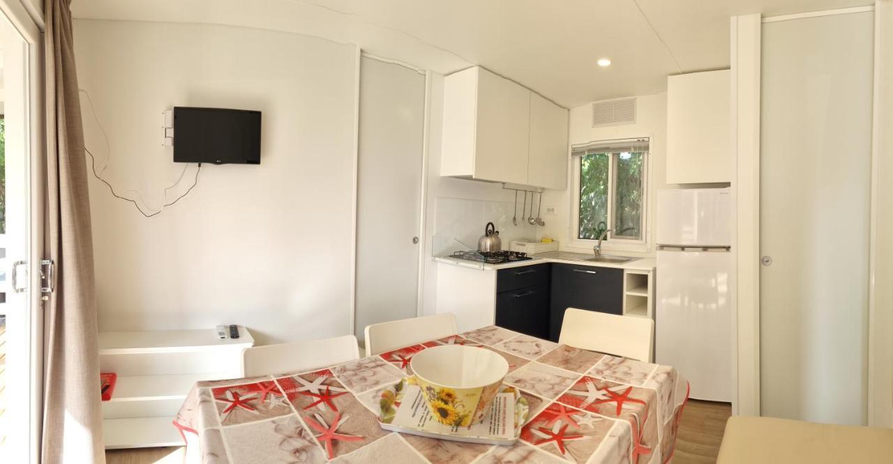 Camping La Rocca 马内尔巴 外观 照片