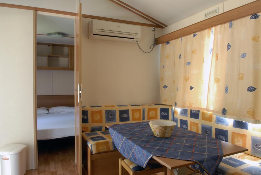 Camping La Rocca 马内尔巴 外观 照片