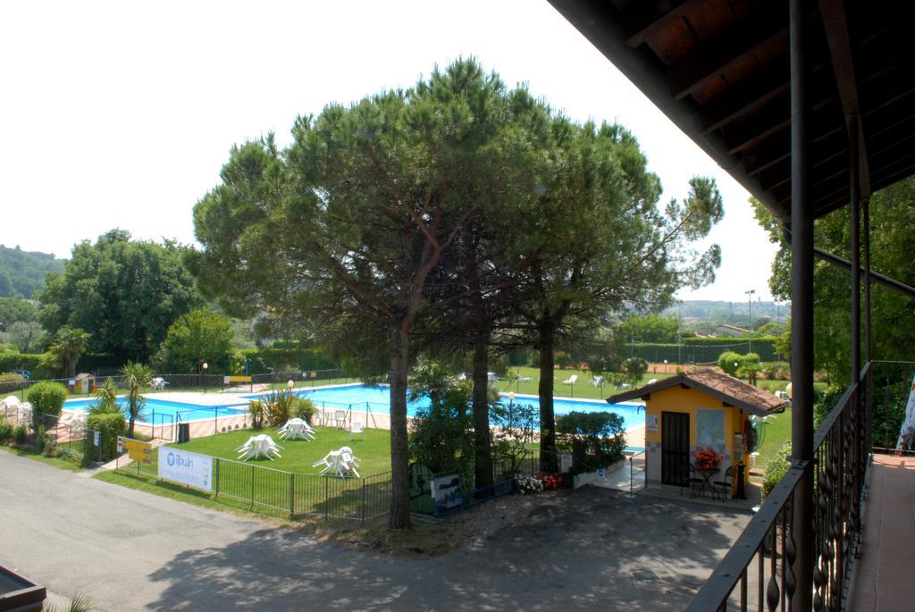Camping La Rocca 马内尔巴 外观 照片