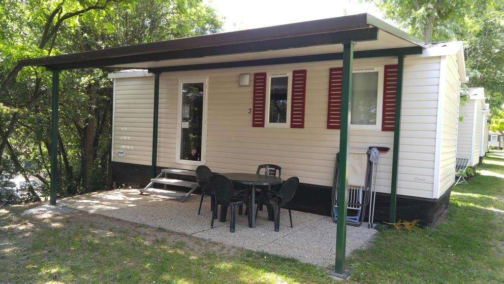 Camping La Rocca 马内尔巴 外观 照片