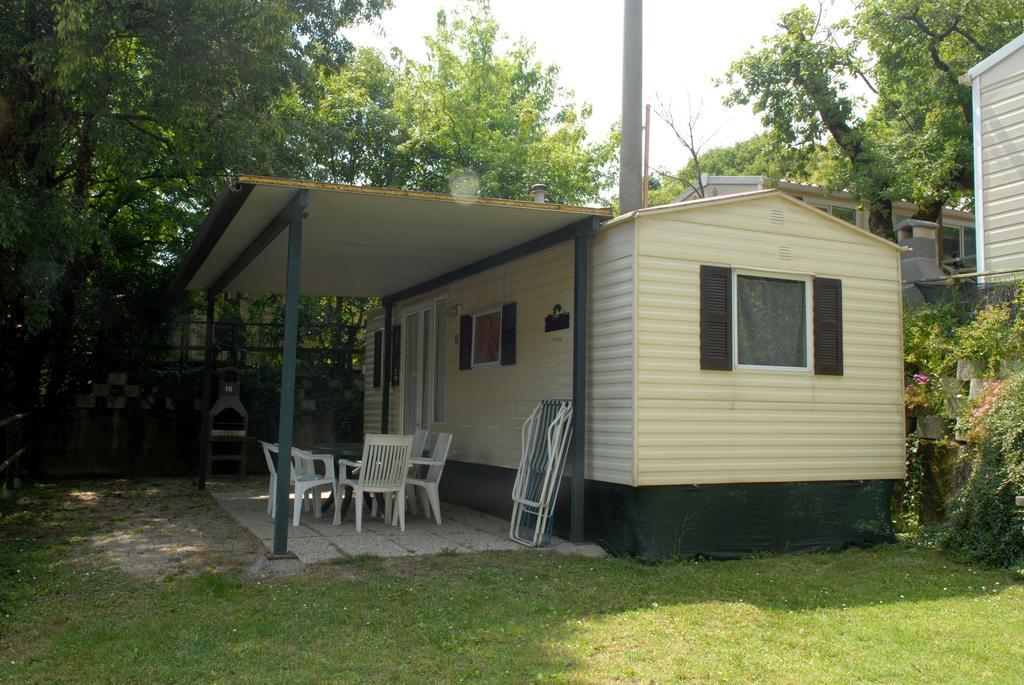Camping La Rocca 马内尔巴 外观 照片