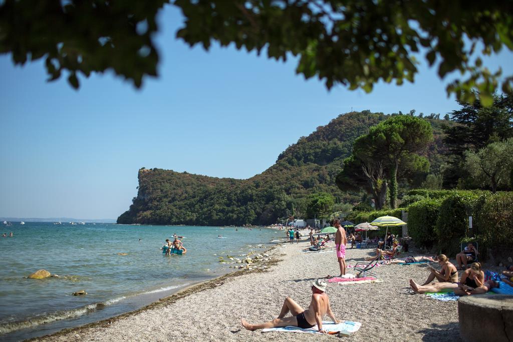 Camping La Rocca 马内尔巴 外观 照片