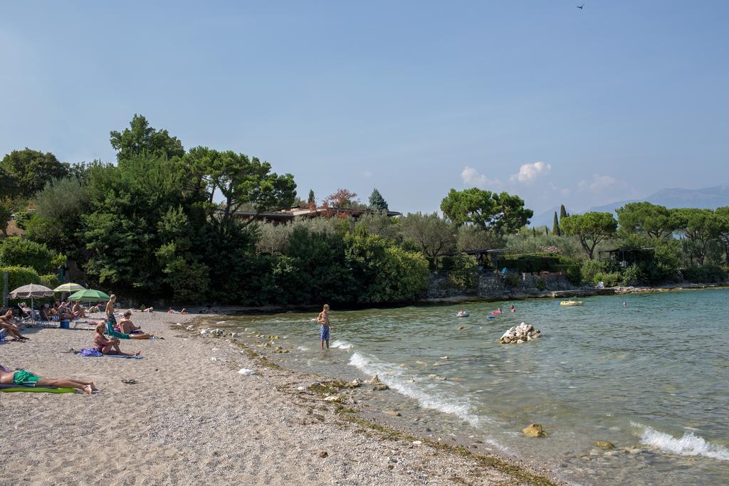 Camping La Rocca 马内尔巴 外观 照片