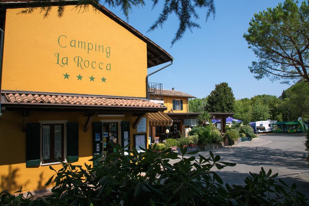 Camping La Rocca 马内尔巴 外观 照片