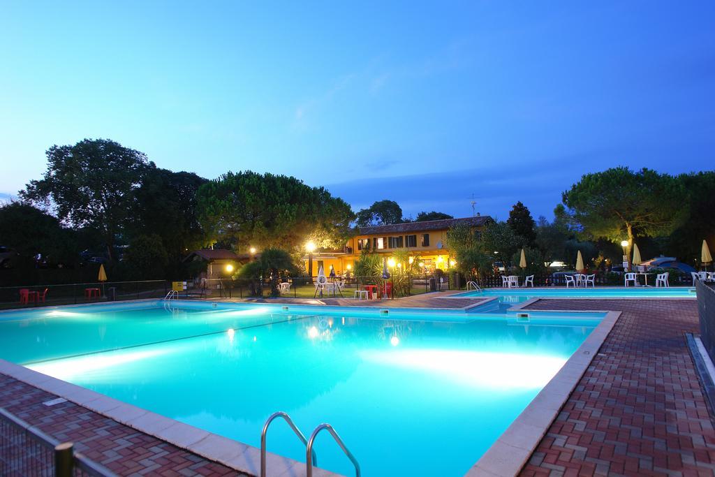 Camping La Rocca 马内尔巴 外观 照片