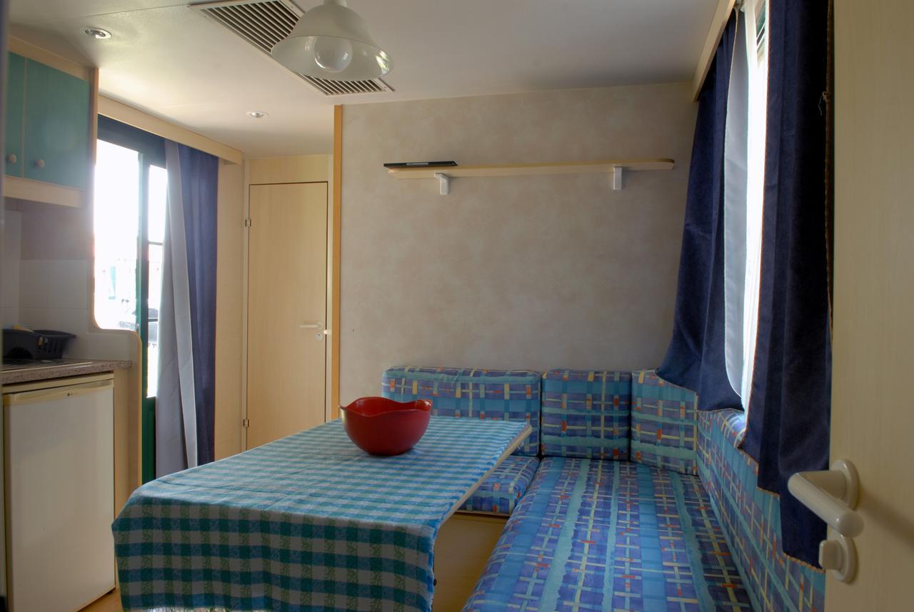 Camping La Rocca 马内尔巴 外观 照片
